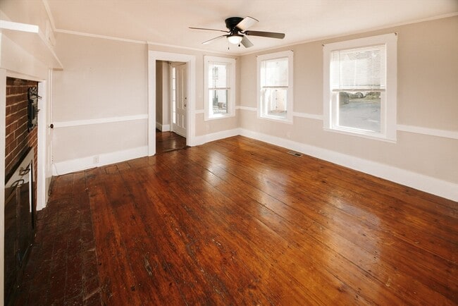 Building Photo - 76 Market St