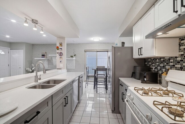 Building Photo - 1495 Cornell Ct