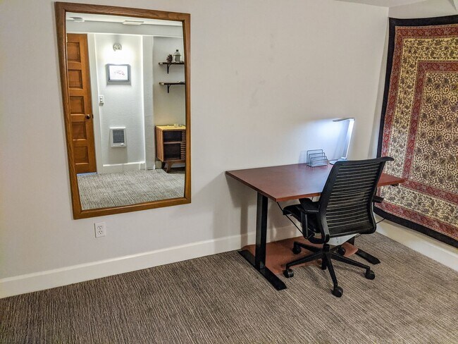 Building Photo - Furnished NW Alphabet district ground leve...