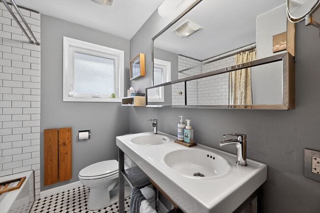 Building Photo - 9314 54th Ave S