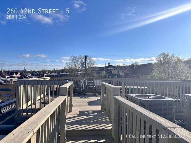 Building Photo - 260 42nd St