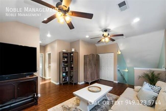 Building Photo - 327 N Harwood-