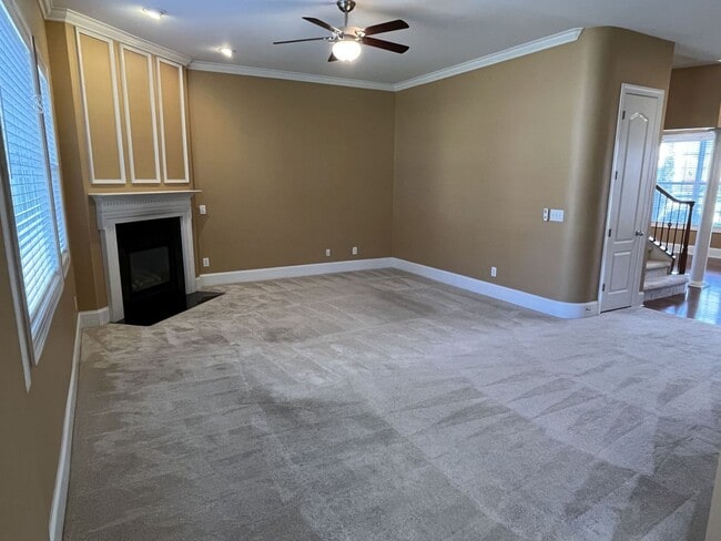 Building Photo - Stunning 6 Bedroom home in South Charlotte...