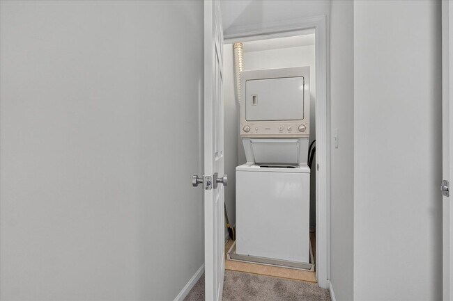 Building Photo - 39763 Rockcrest Cir