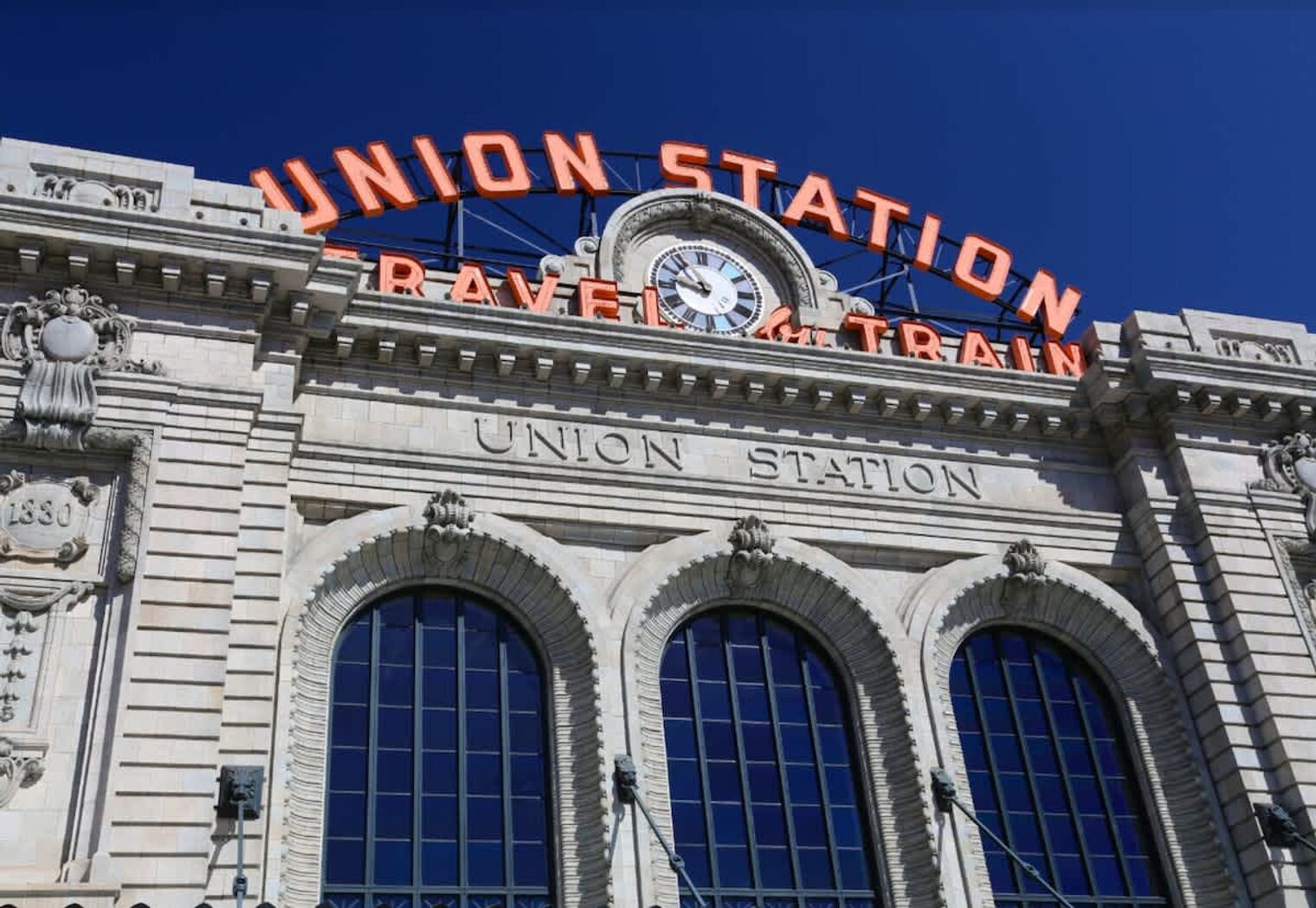 Building Photo - 730 E Alameda Ave