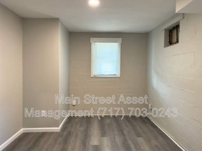 Building Photo - 30 S Wolf St