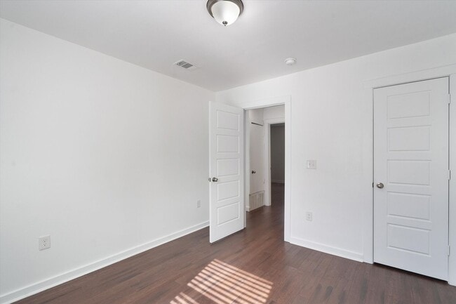 Building Photo - 6211 Manor Rd