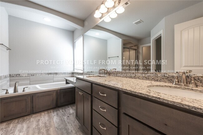 Building Photo - 4505 W Divide Dr