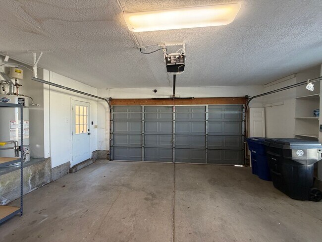 Building Photo - 2 Bedroom Single Story Home Available Near Paseo Del Norte Blvd NE & Wyoming Blvd NE!