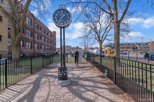 Building Photo - 460 W Canfield St