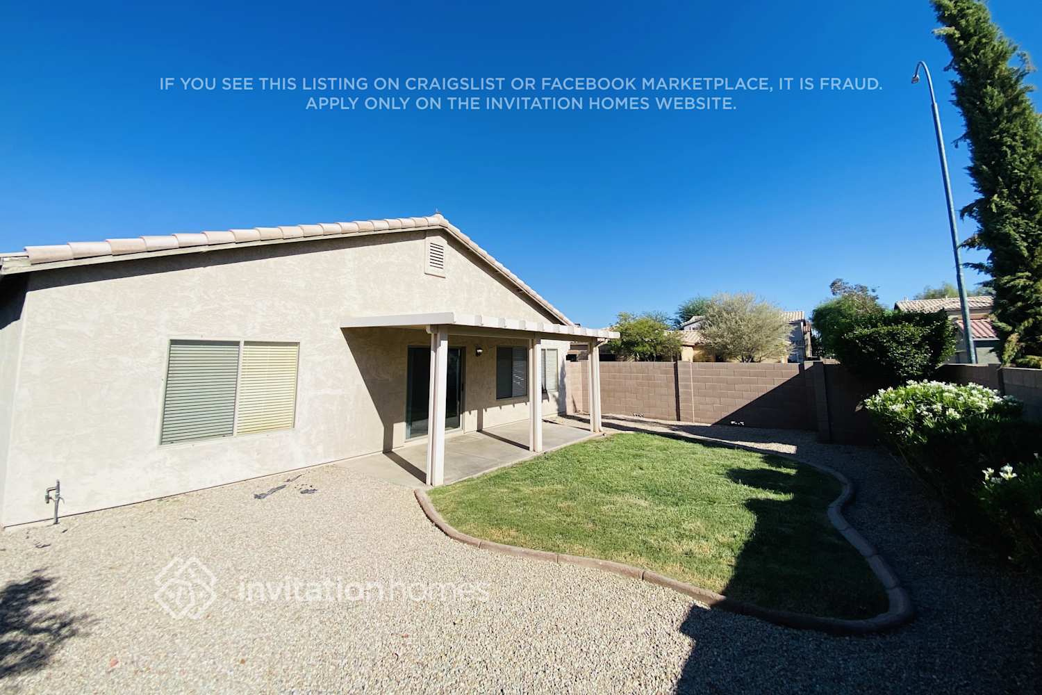 Building Photo - 2593 E Riviera Dr