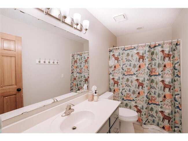Building Photo - 14941 Camdon Hill