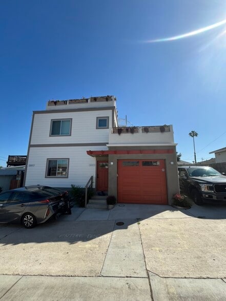 Building Photo - 4649 Santa Monica Ave
