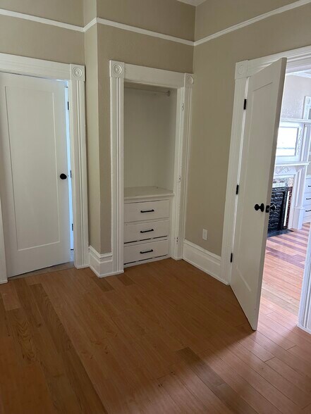 Building Photo - 1183 63rd St