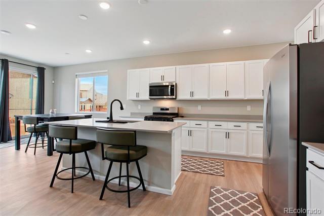 Building Photo - 4140 Lake St