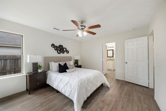 Building Photo - 1605 Village Park Trail