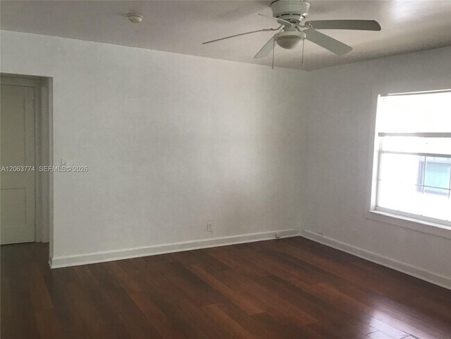 Building Photo - 429 49th St