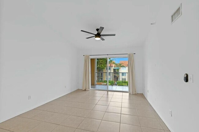 Building Photo - 135 Yacht Club Way
