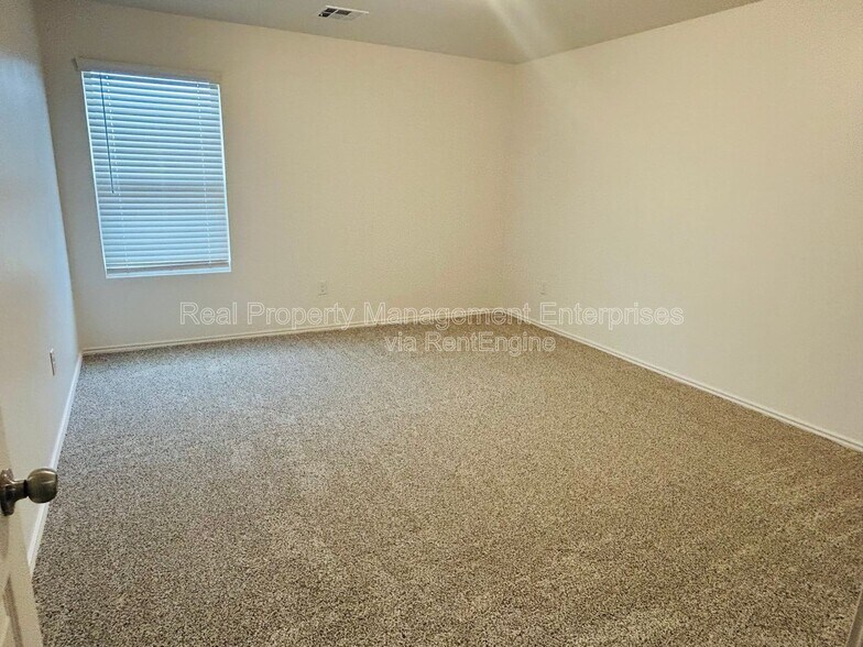 Building Photo - 11624 NW 96th St