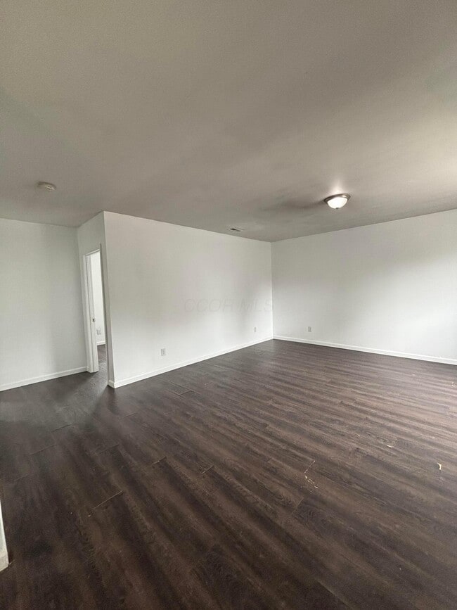 Building Photo - 836 S Hamilton Rd