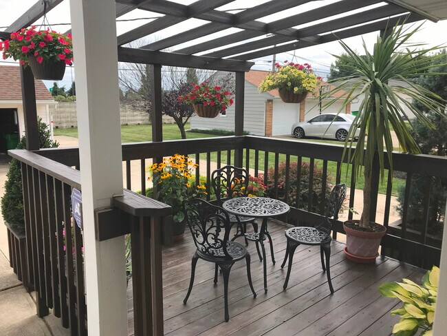 Building Photo - 1271 Bonnie Ln