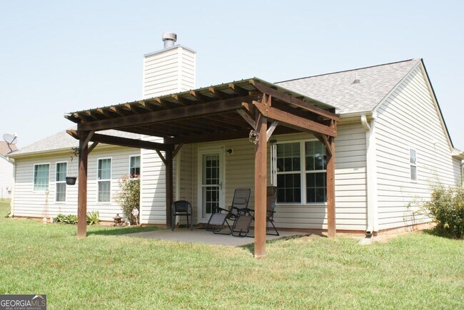 Building Photo - 211 Lucas Way