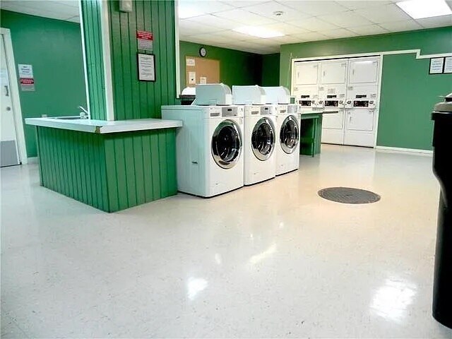 Building Photo - Room in Condo on Lavaca St