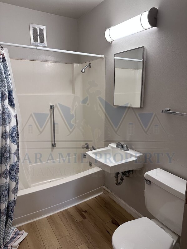 Building Photo - 409 S 26th St