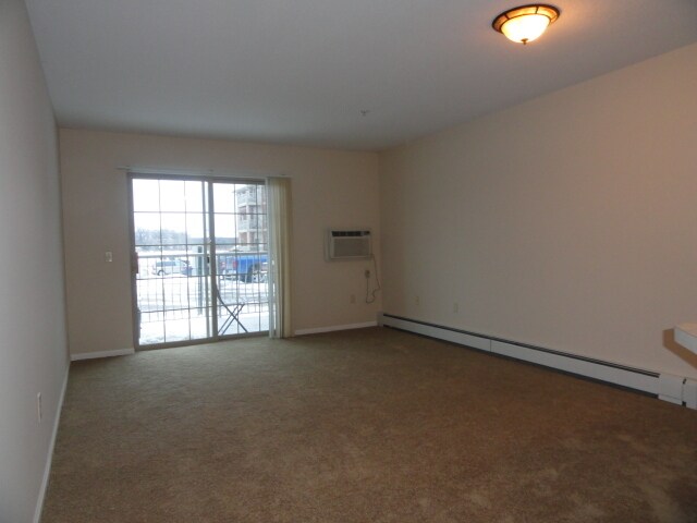 Building Photo - 17073 Adelmann St SE