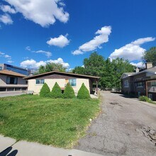 Building Photo - 866 600 W