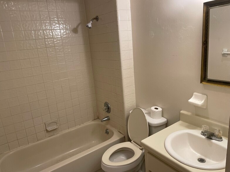 Bathroom - 827 SW 64th Terrace