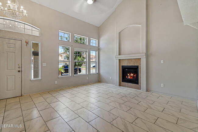 Building Photo - 409 Desert Chicory St