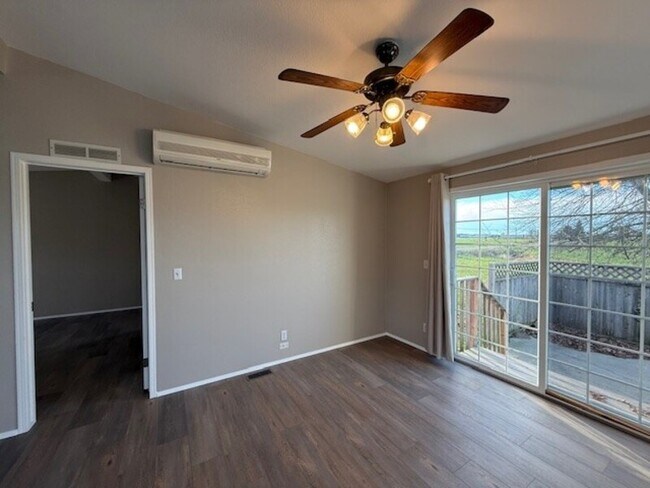 Building Photo - 5556 Rock Rd