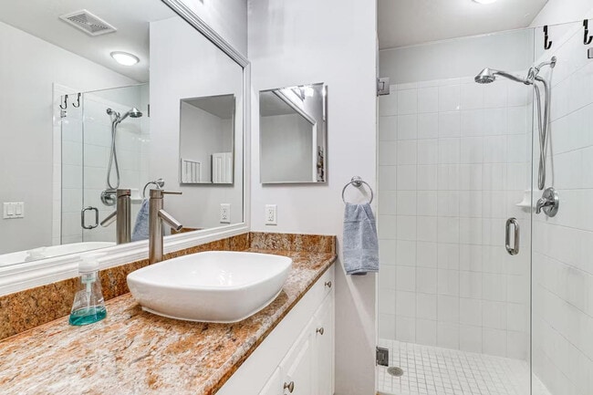 Building Photo - 14571 Legends Blvd N