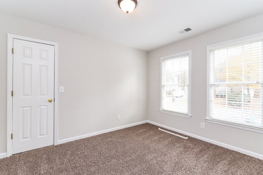 Building Photo - 2962 Spotted Pony Ct NW