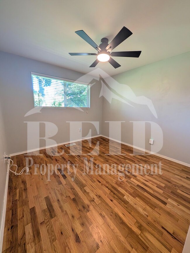 Building Photo - Comfortable Single-Story Rambler in Central Kitsap