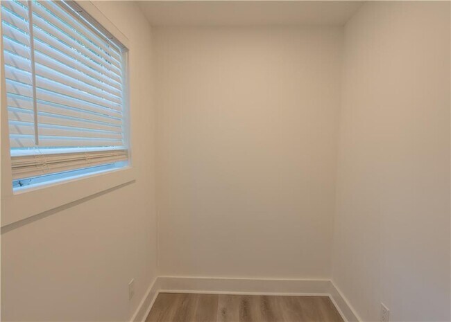 Building Photo - 3822 Bakers Ferry Rd SW