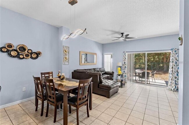 Building Photo - 1017 Park Ridge Cir