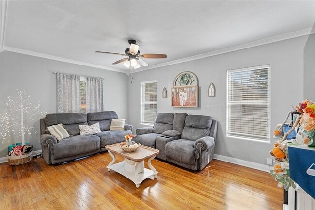 Building Photo - 4047 W Vanderbilt Dr