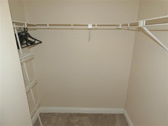 Building Photo - 1455 Holly Heights Dr