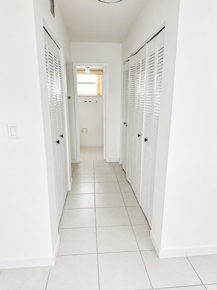 Building Photo - 14150 SW 84th St