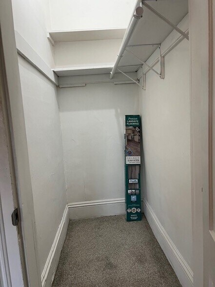 Walk In Closet - 119 Harper St