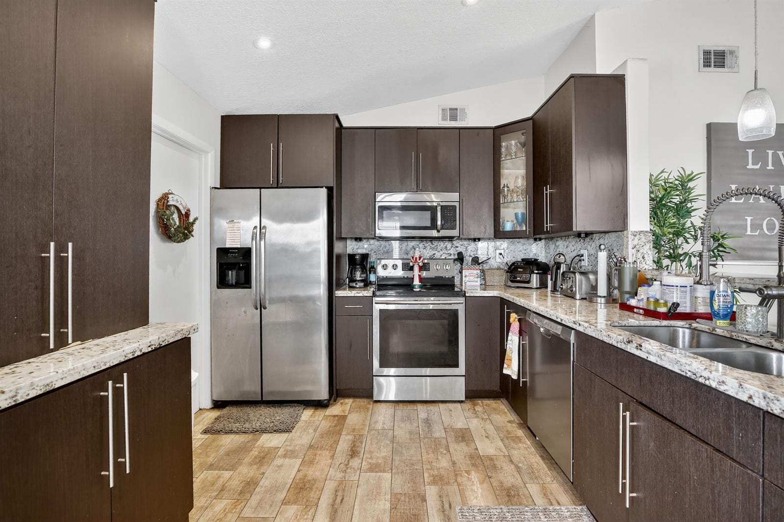 Building Photo - 691 Willow Grove Ter