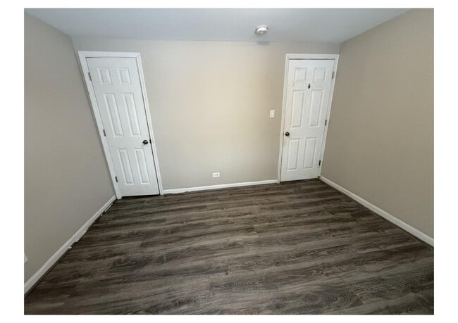 Building Photo - 4129 W 90th St