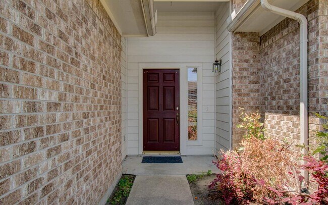 Building Photo - 7547 Oakwood Canyon Dr
