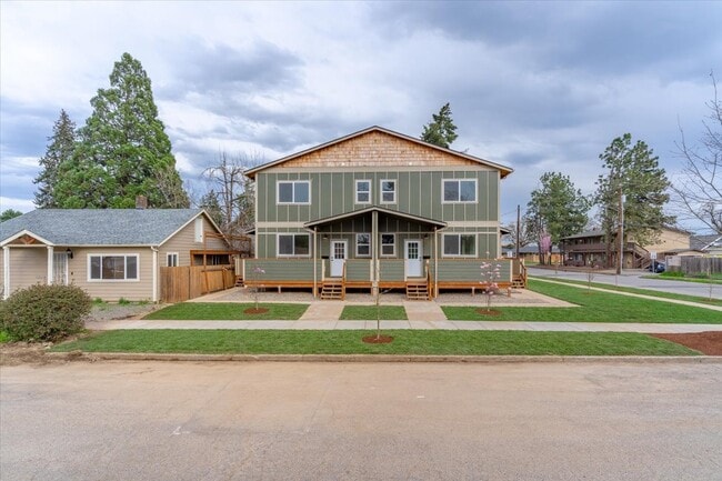 Building Photo - 1507 Hines St SE