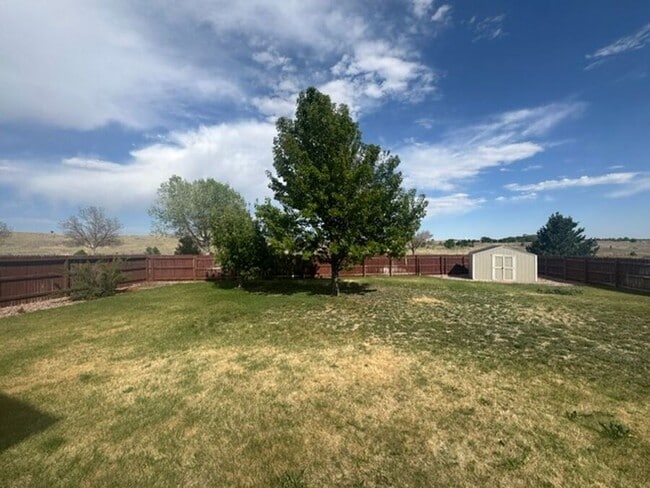 Building Photo - 803 Foxwood Dr