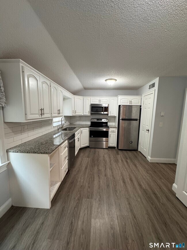 Building Photo - 41 Crocus Ln