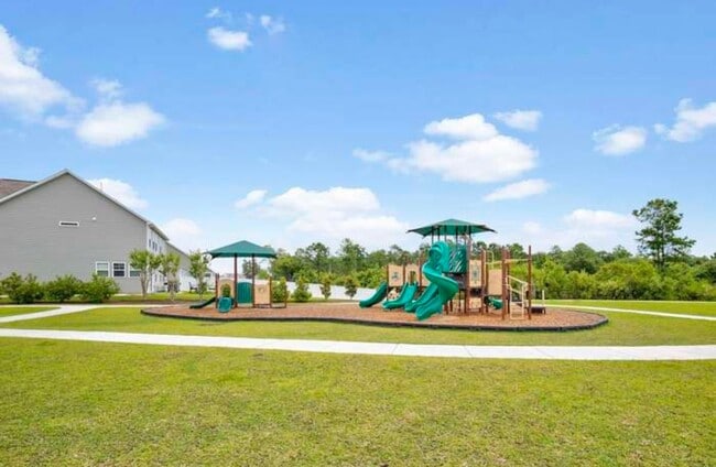 Building Photo - 979 Laurens Mill Dr