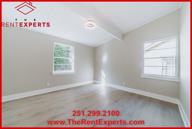 Building Photo - 1377 W Riviera Dr